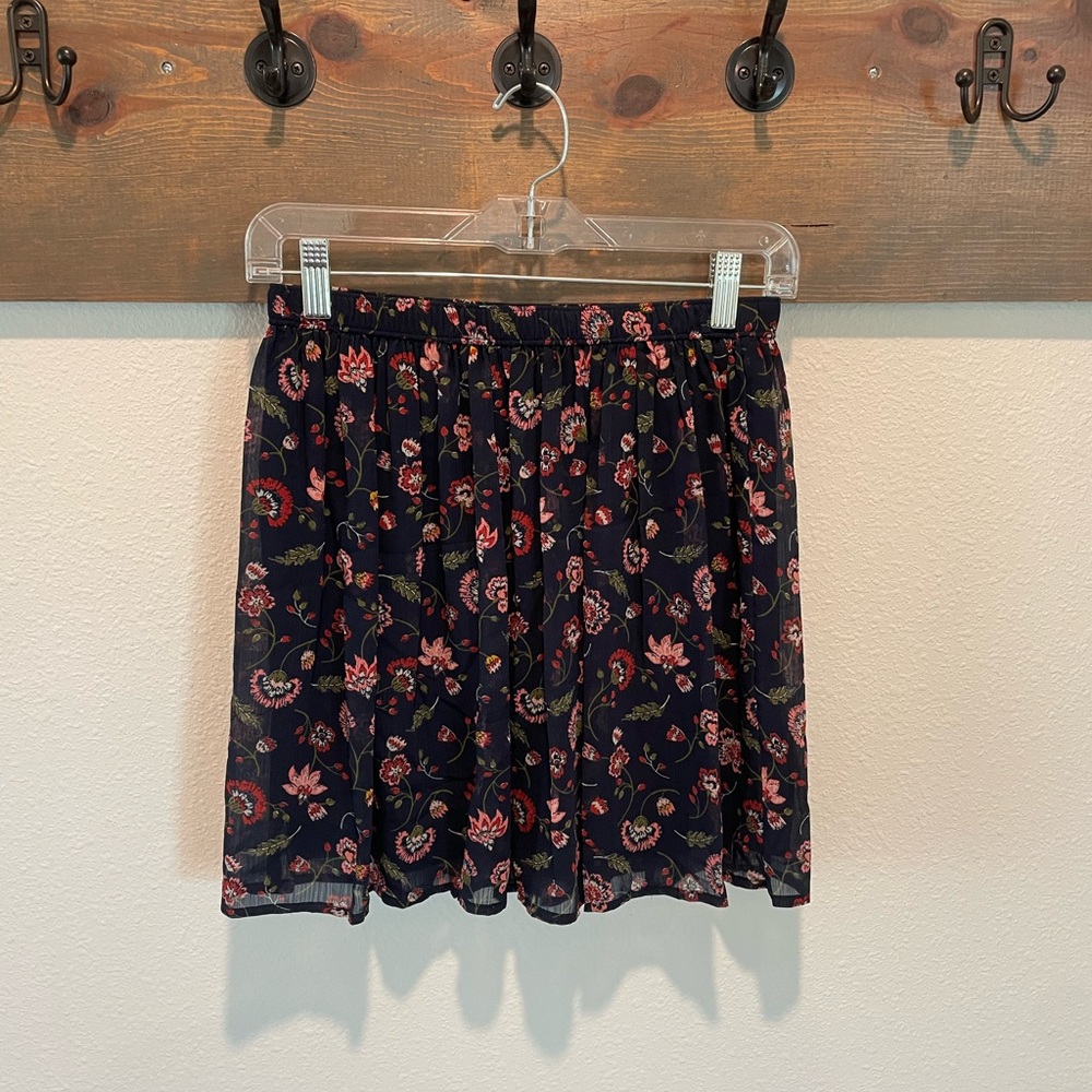 💙💖 Hollister Navy and Pink Floral Mini Skirt, Elastic Waistband